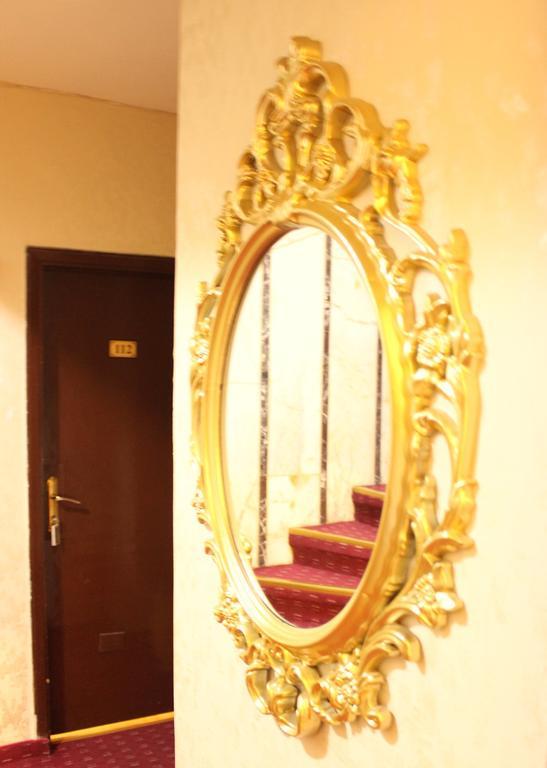 Simge Hotel Истанбул Екстериор снимка